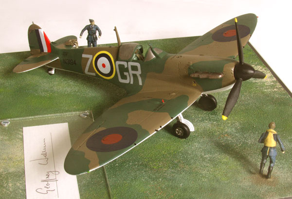 Supermarine Spitfire Mk I 1/48 scale pewter limited edition aircraft model. Signed by Battle of Britain pilot Geoffrey Wellum. Handmade by Staples and Vine Ltd.